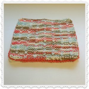 lavettes teintes de crème, orange, ocre et turquoise