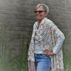 Châle teintes de crème, orange et turquoise